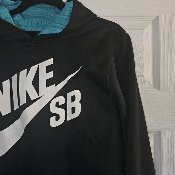Nike Pullover - Picture 4 of 10